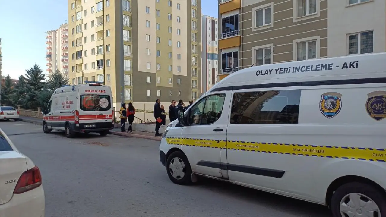 Kayseri’de 8’inci kattan düşen kadın feci şekilde hayatını kaybetti! 2