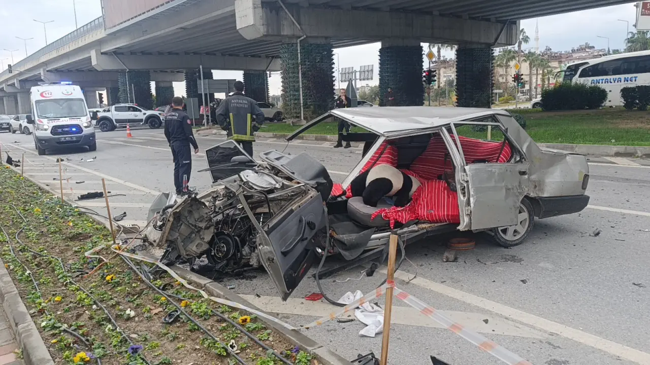 Ambulansa yol vermek isterken facia! Manavgat’ta ortalık savaş alanına dündü 10