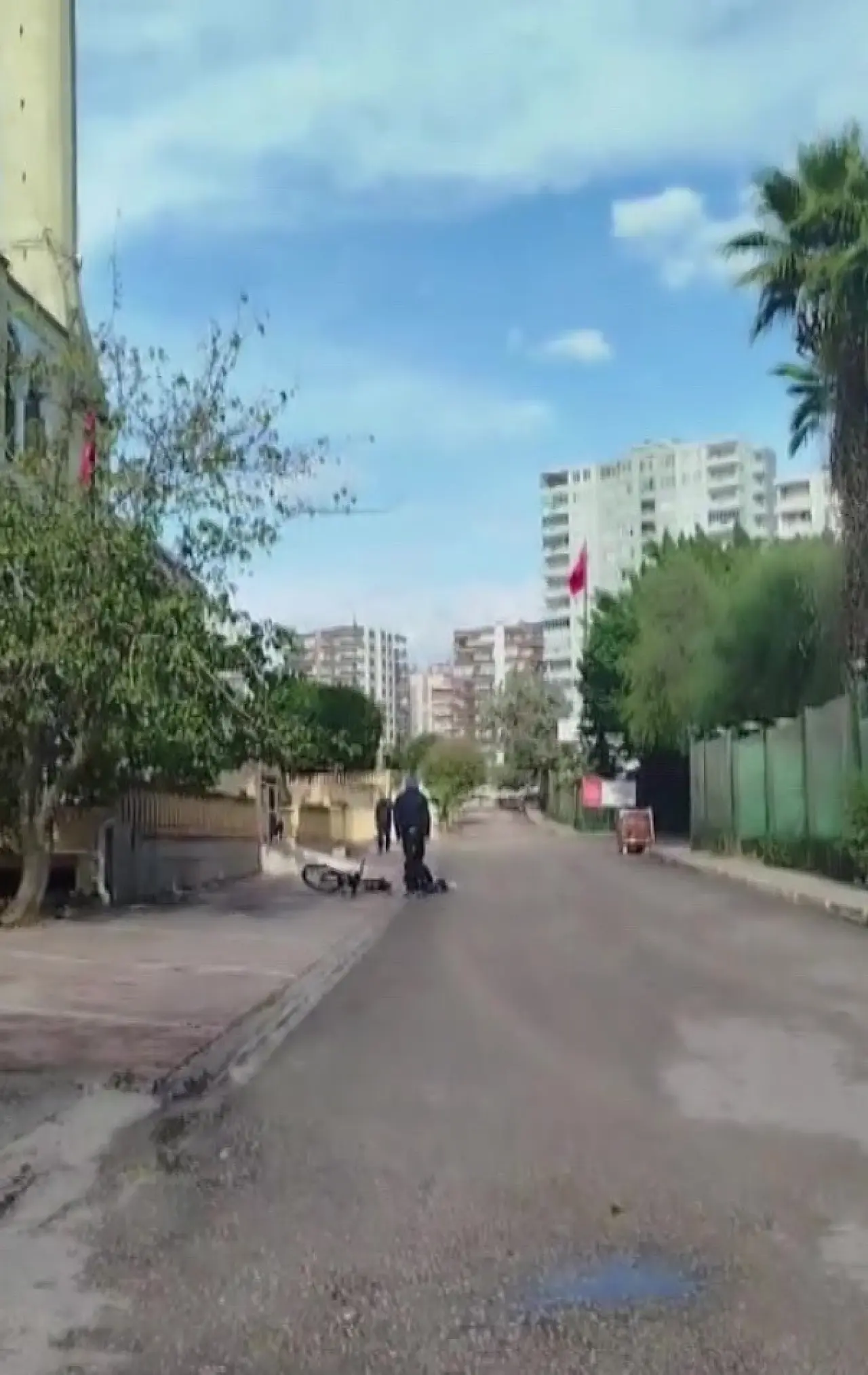 Adana'da bisikletli çocuğa saldırı! 'Kendisi düştü' savunması şoke etti 1