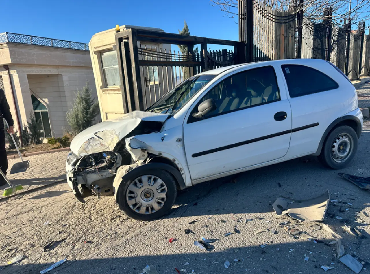 Elazığ’da feci çarpışma! İki araç birbirine girdi 1