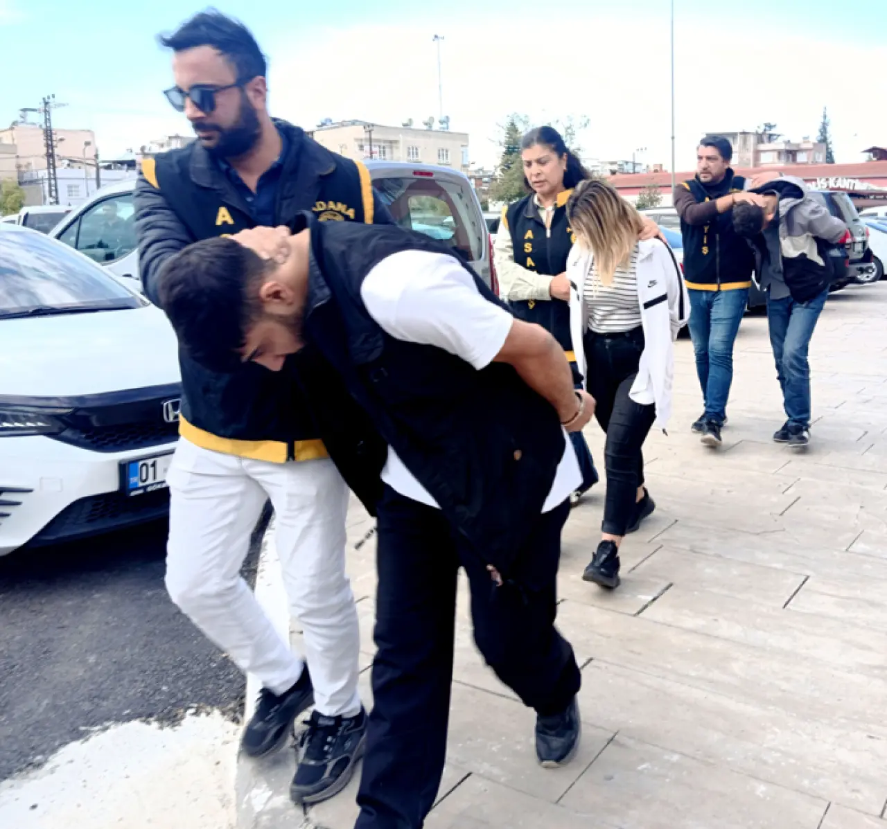 Adana'da korkunç cinayet! Sevgilisi eski aşkını öldürdü, balkondan atlayarak kaçtı 7