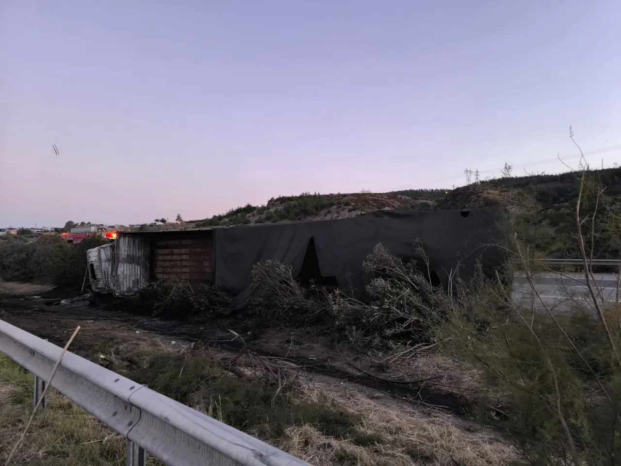 Hatay otobanında kabus gibi kaza! Tırdaki 2 kişi yanarak can verdi 3