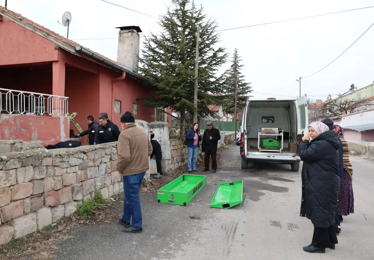Bünyan’da sobadan çıkan yangın can aldı! 3