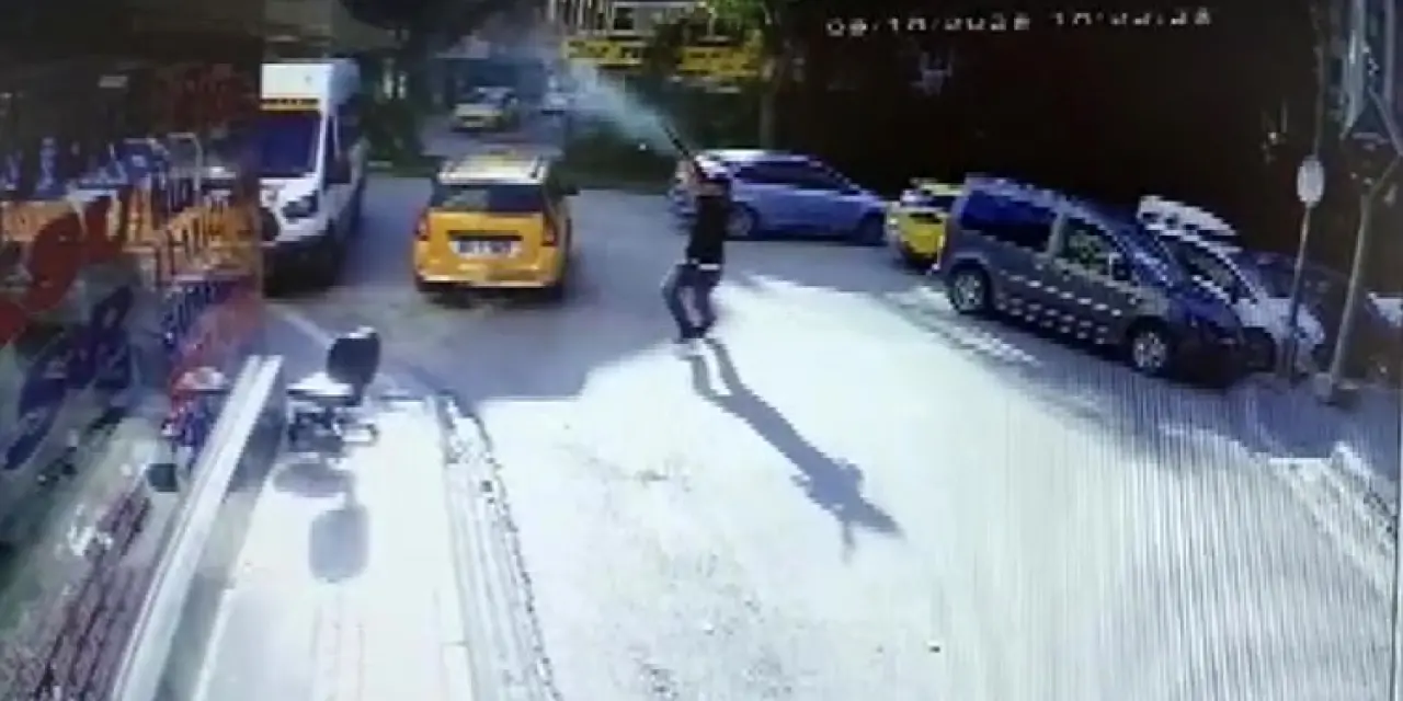 Kafede dehşet! Darp edildi, otomatik tüfekle geri döndü 1