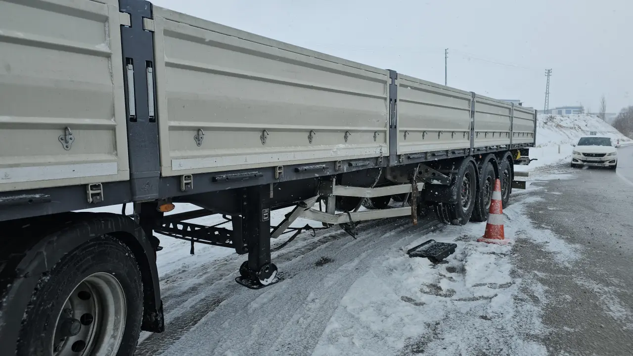 Kayseri’de sabah mesaisi kabusa döndü! İşçi servisi tıra çarptı, 11 Yaralı 6