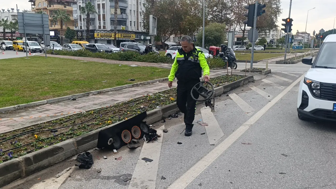 Ambulansa yol vermek isterken facia! Manavgat’ta ortalık savaş alanına dündü 9