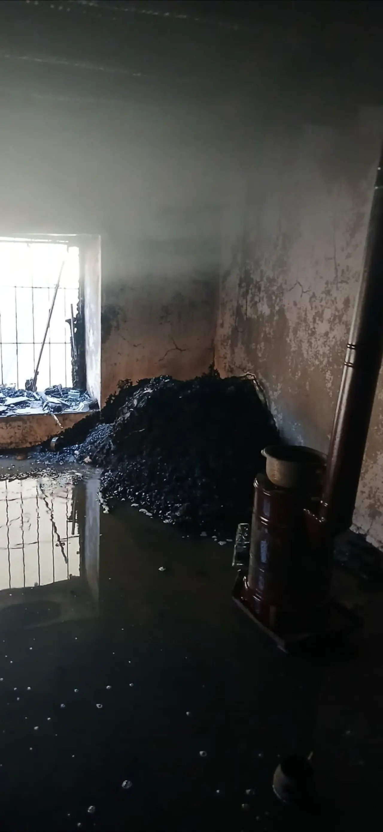 Sason’da sobadan çıkan kıvılcım evi kül etti 1