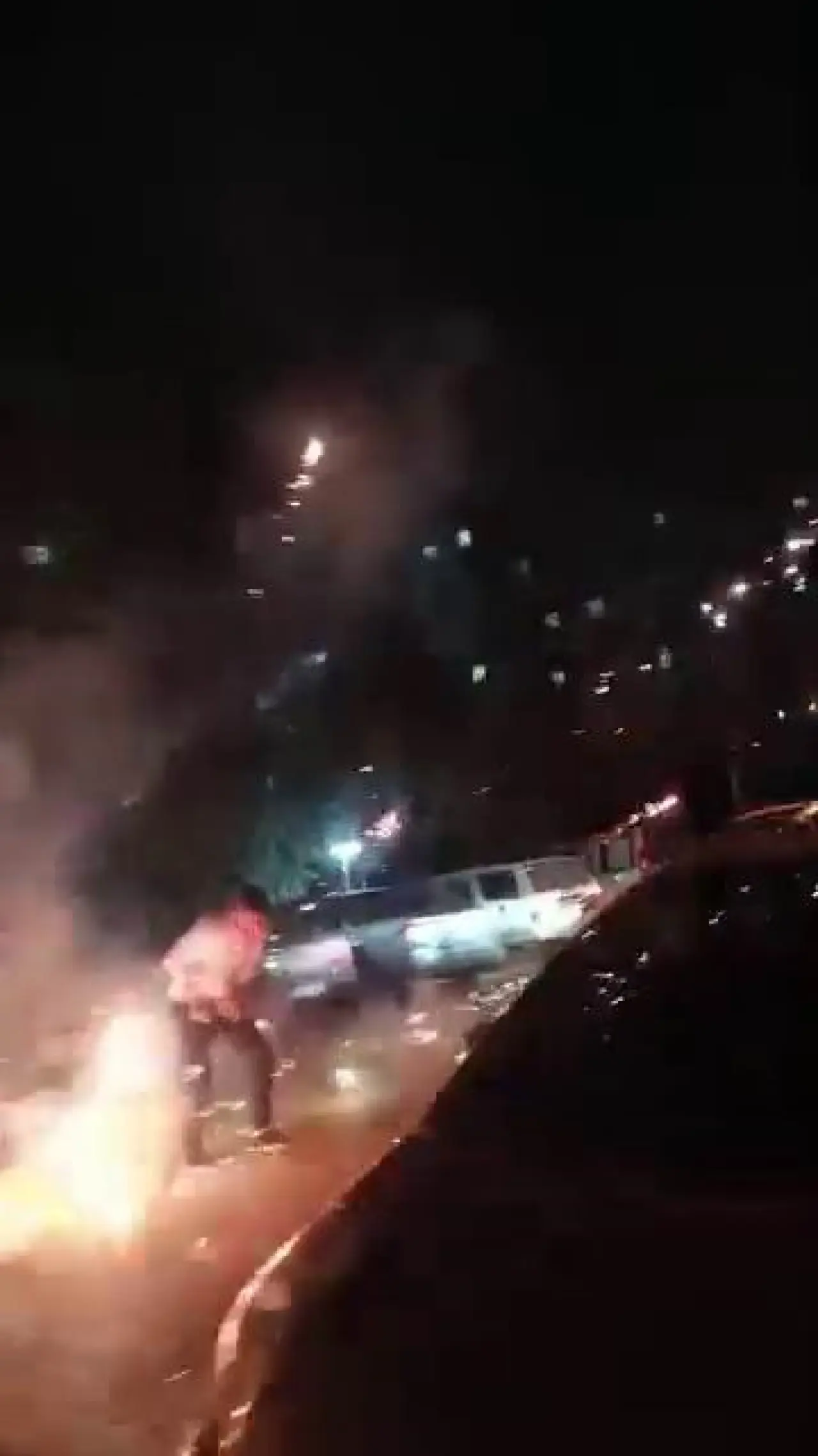 Faciadan son anda kurtuldu: Havai fişek elinde patladı 5