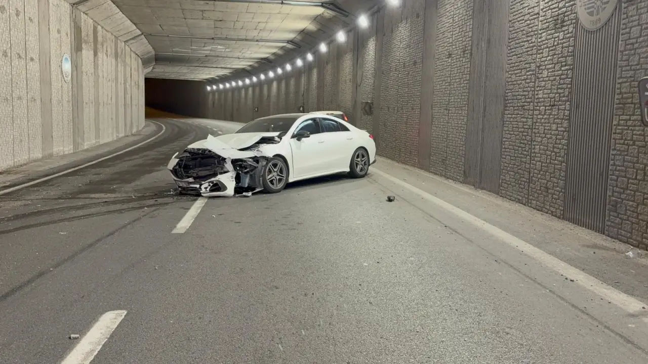 Kayseri'de alkollü sürücü dehşeti! Lüks otomobil pert 1