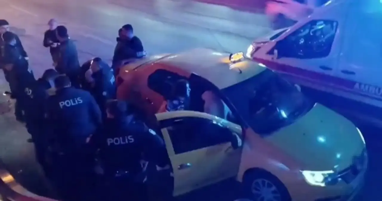 Bursa’da eğlence mekanı önünde silahlı çatışma! 1'i ağır 2 yaralı 1