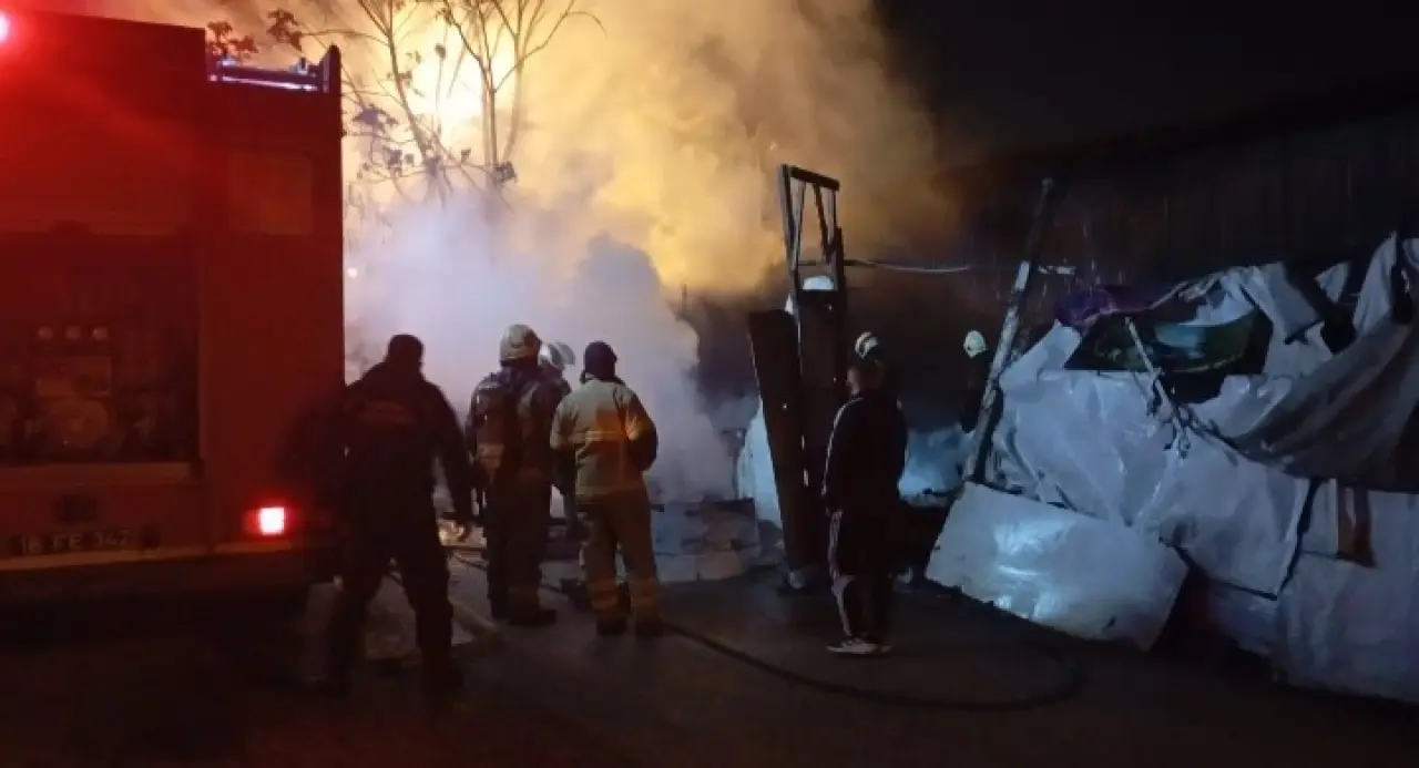 Bursa’da korkutan yangın! Gece yarısı alevler her yeri sardı 4