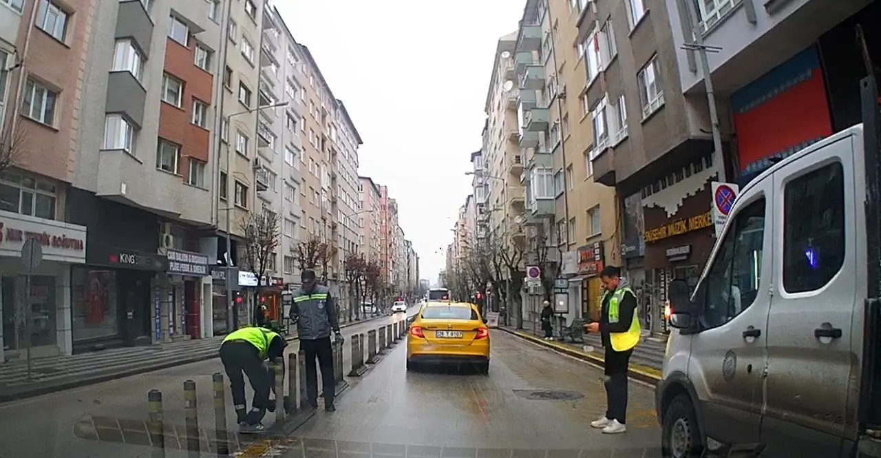 Eskişehir’de tartışmalı dubalar kısmen söküldü 3