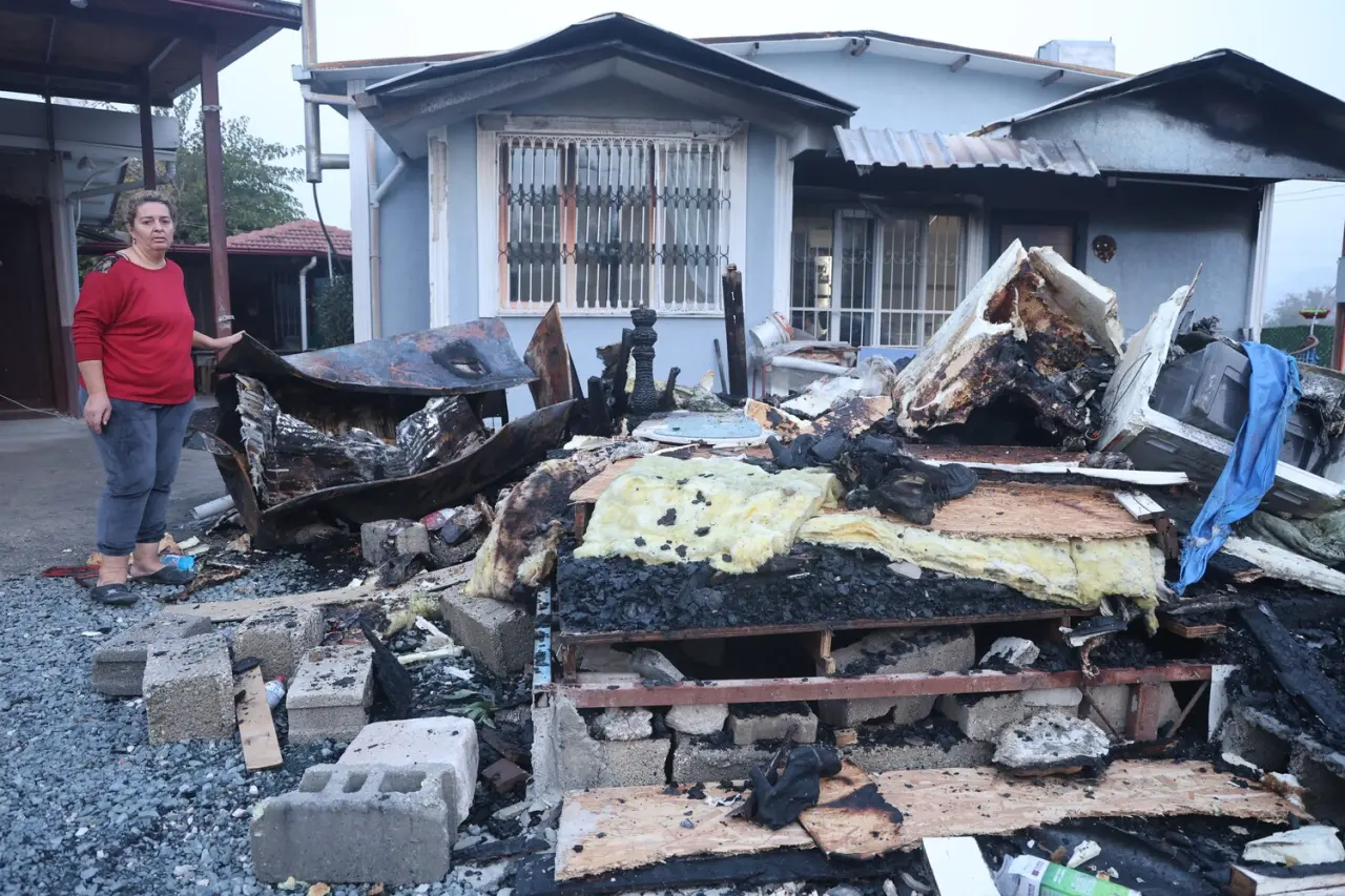 Hatay’da felaket zinciri! Enkazdan kurtuldular, yangında her şeylerini kaybettiler 2