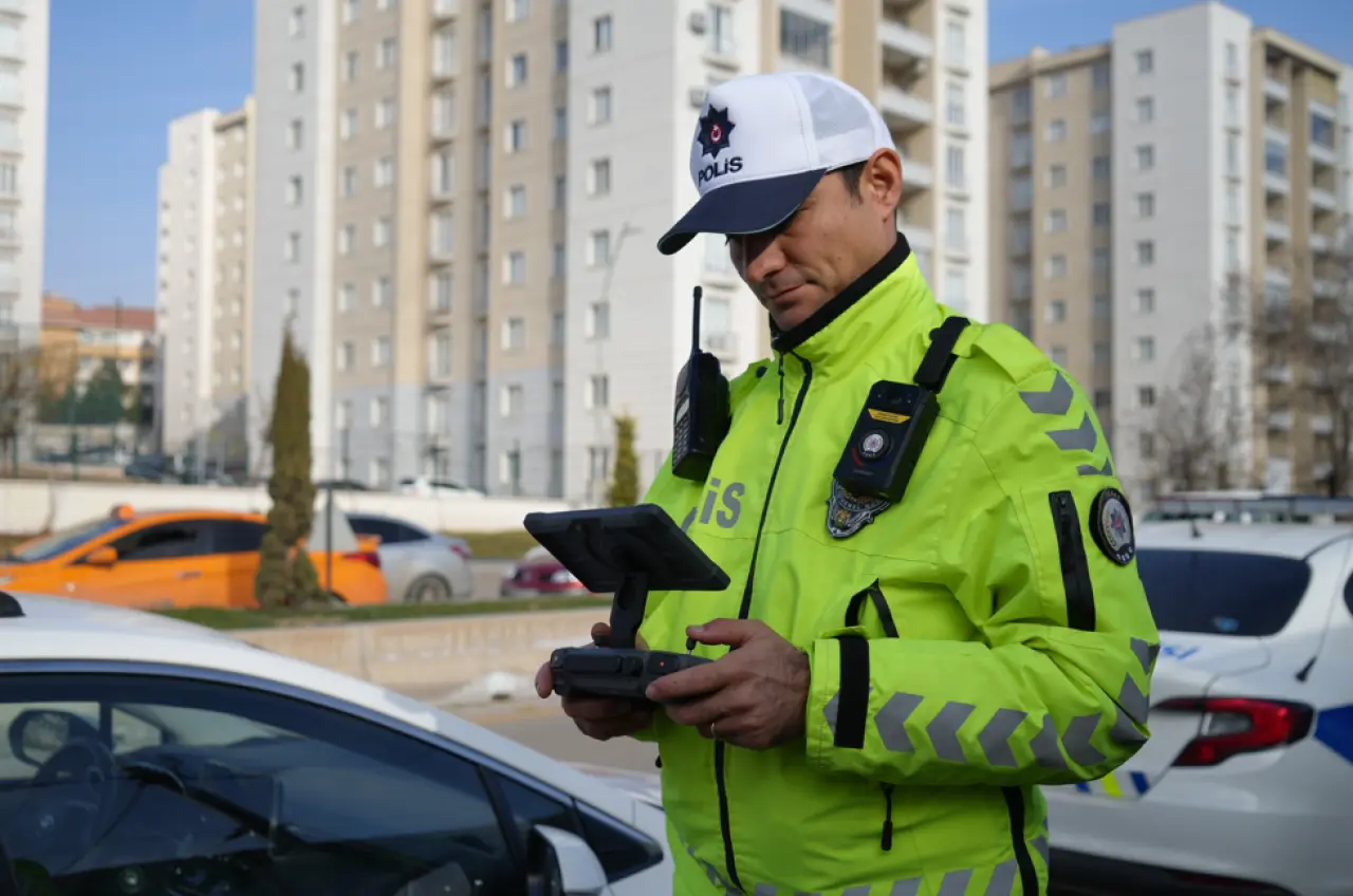 Ehliyetsiz sürücü Drone’dan kaçamadı, ceza makbuzuyla hatıra fotoğrafı çektirdi! 9