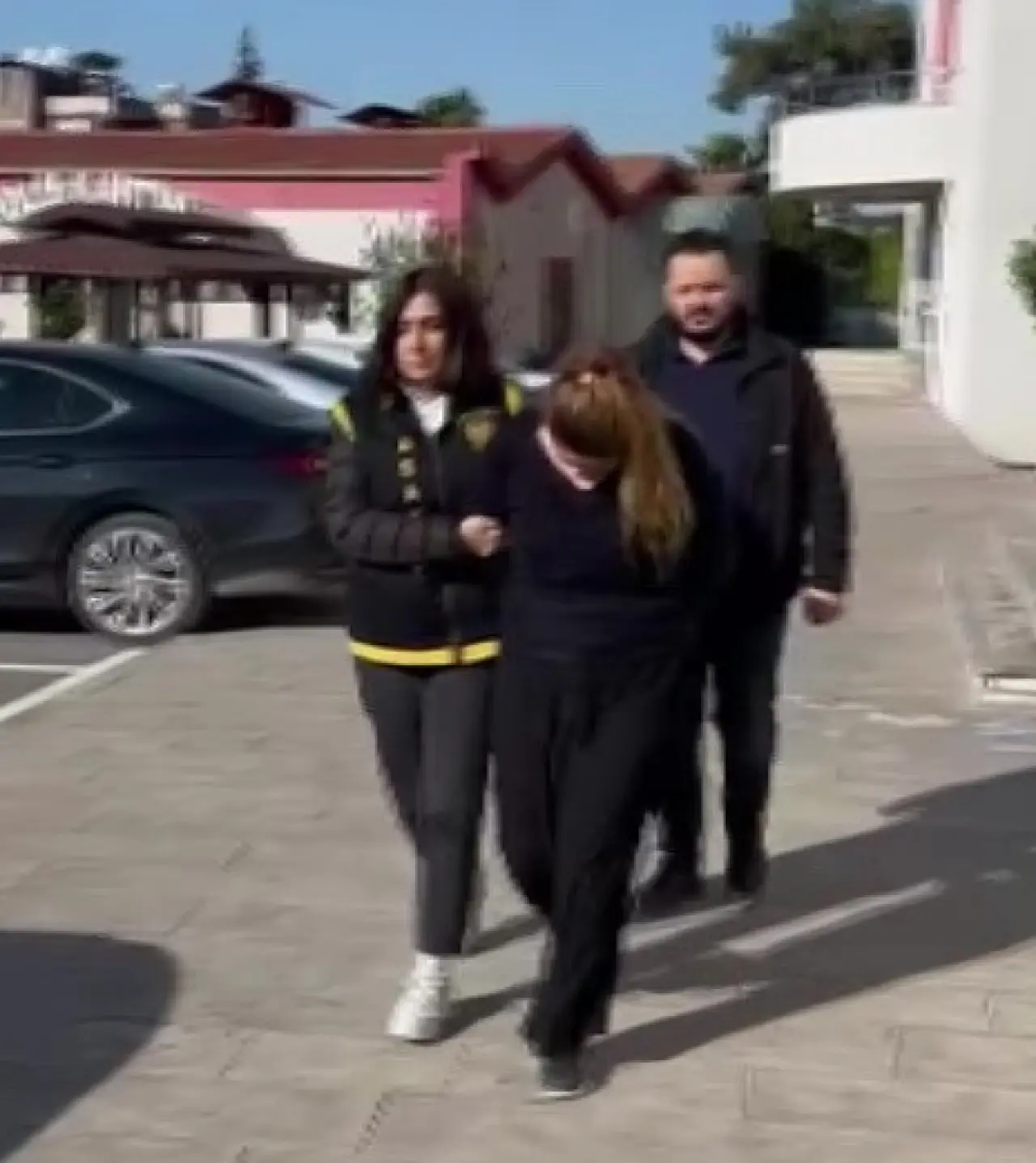 İki kadın 5 evi böyle soydu! 700 bin TL’lik soygun kameralara yansıdı 4