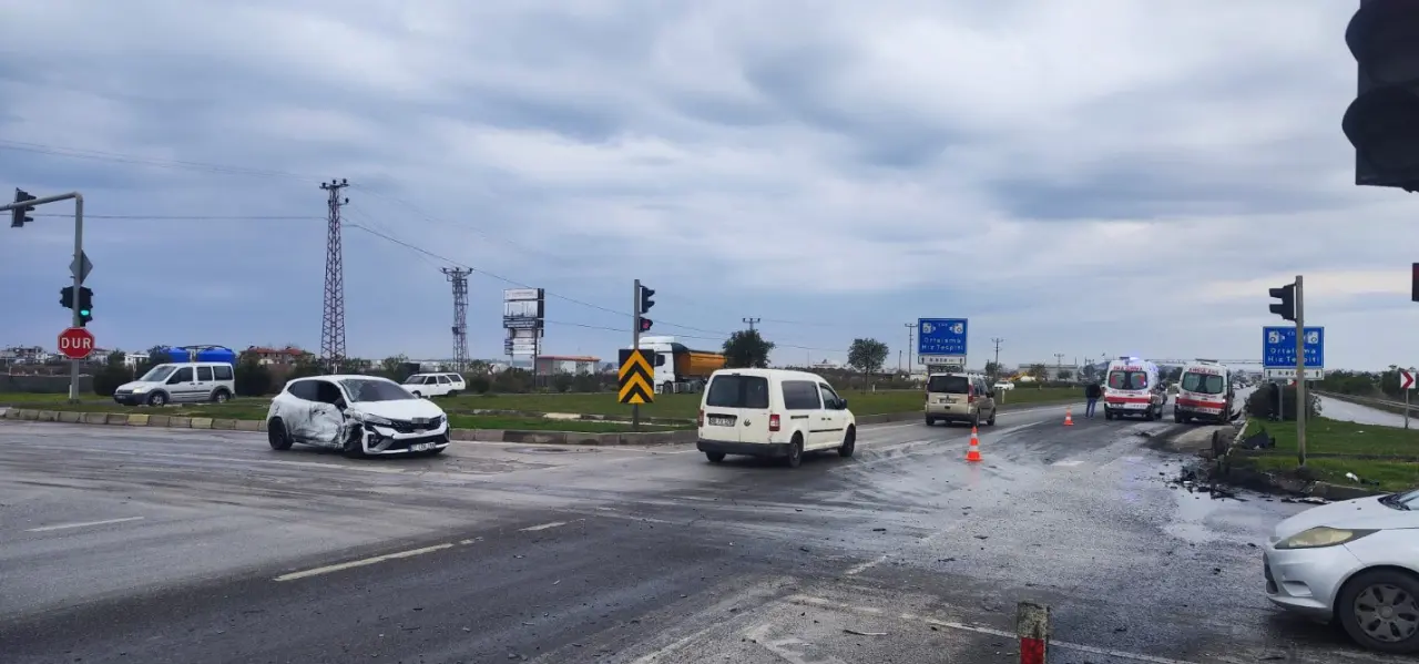 Ambulansa yol vermek isterken facia! Manavgat’ta ortalık savaş alanına dündü 11