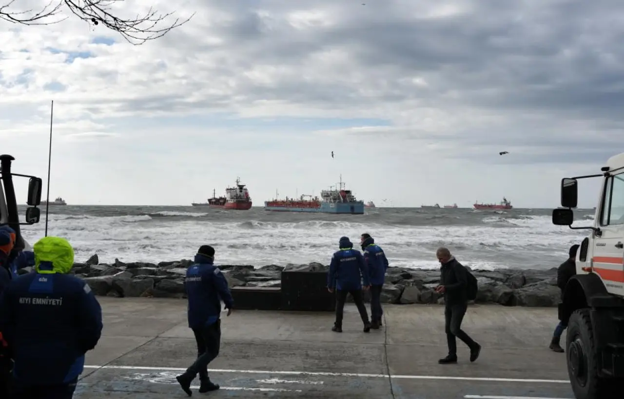 Denizde saatler süren mücadele! Azerbaycan bandıralı tanker kurtarıldı 1