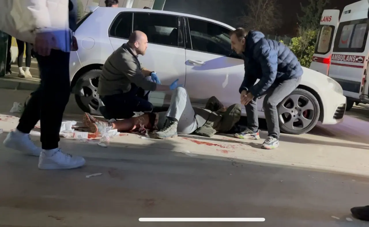 Bursa'da spor salonu adeta Teksas’a döndü: Koltuk ipi kavgası bıçaklı çatışmaya dönüştü 4