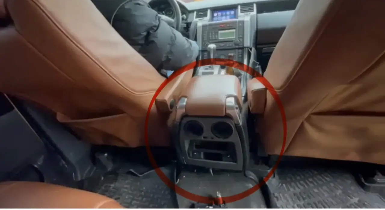 Polis gizli bölmeyi Açtı, uyuşturucu ve silah çıktı! 3