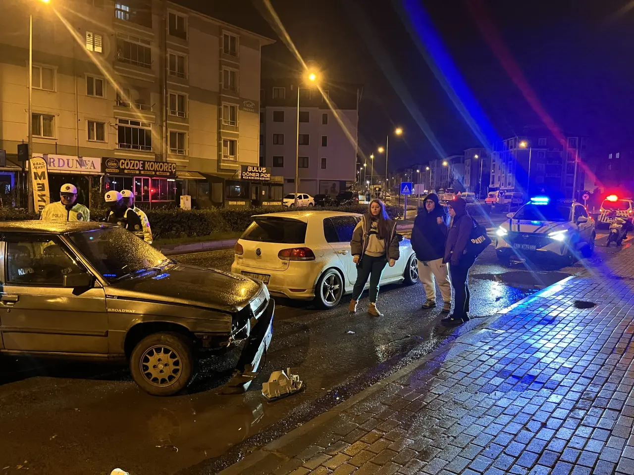 Kaza yapıp ‘Ağabeyimi arayacağım’ dedi: Arabayı bırakıp sırra kadem bastı! 3