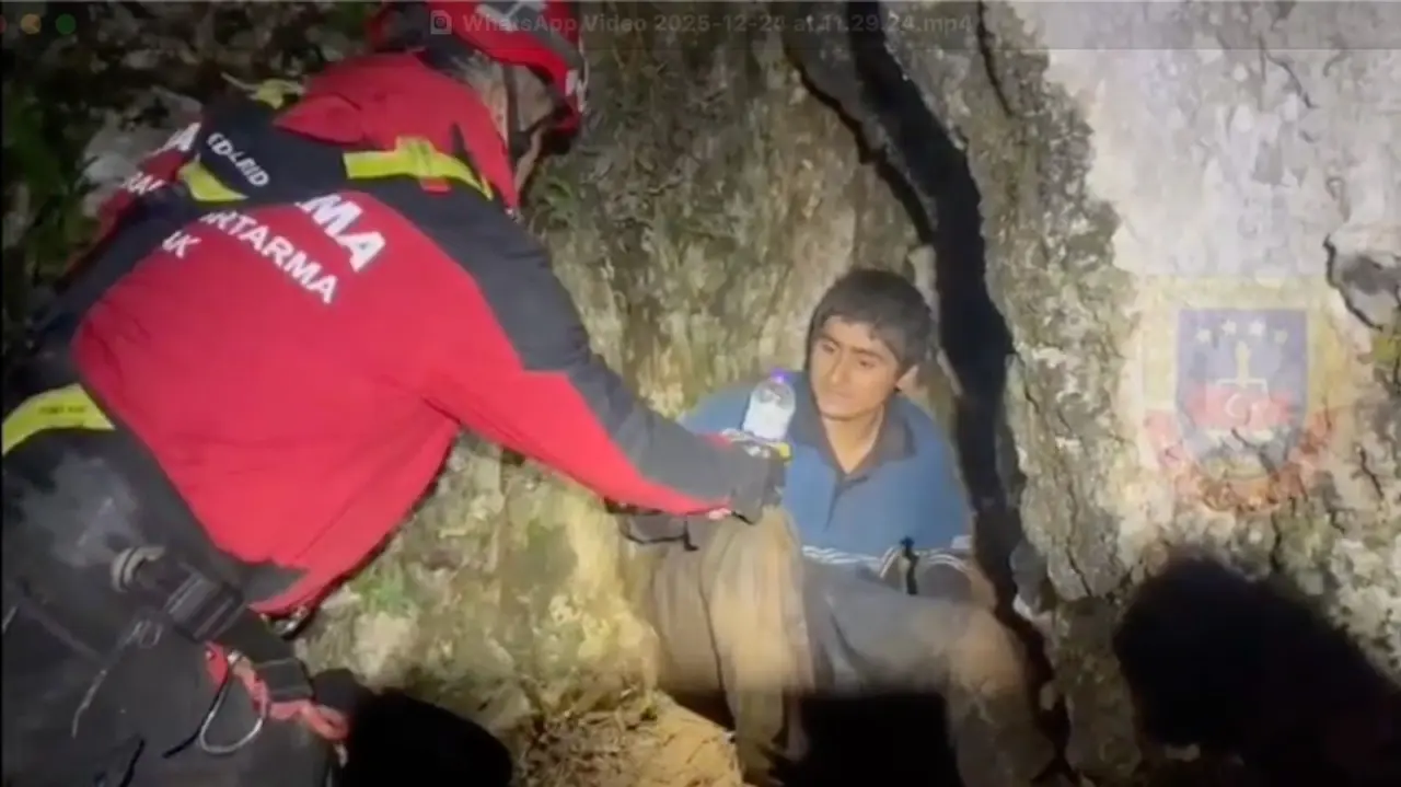 JAK ve AFAD 10 saatlik tırmanışla kurtardı 1