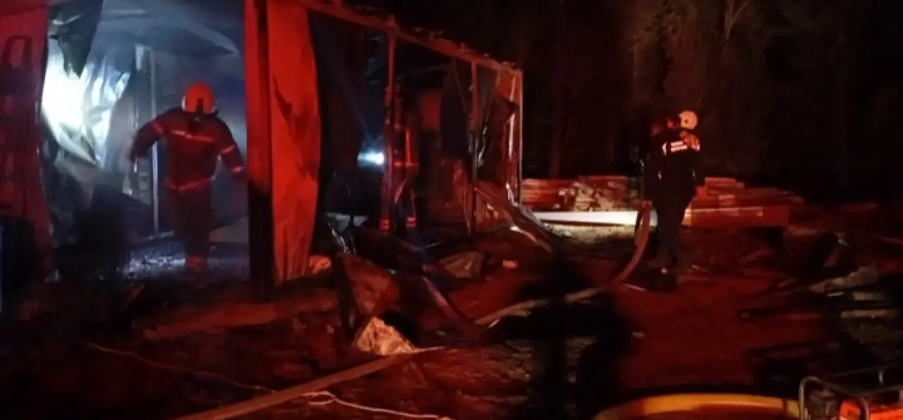 Bursa'da sigara izmariti koca barakayı yaktı! İşçiler uyurken alevler her yeri bastı 3
