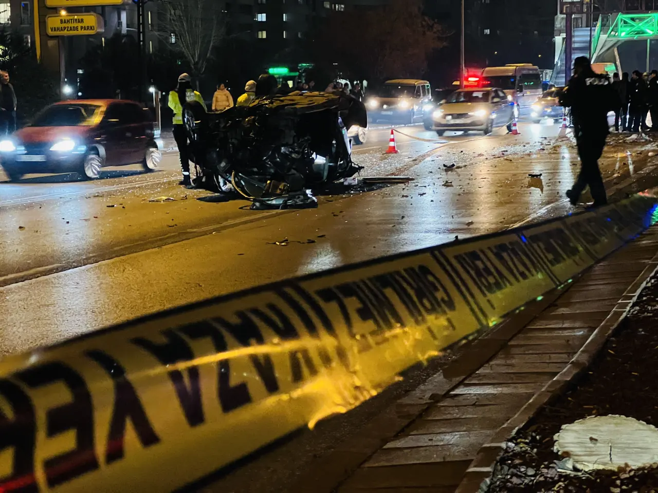 Konya Sancak Mahallesi’nde feci kaza! Yolcu araçtan fırladı 2