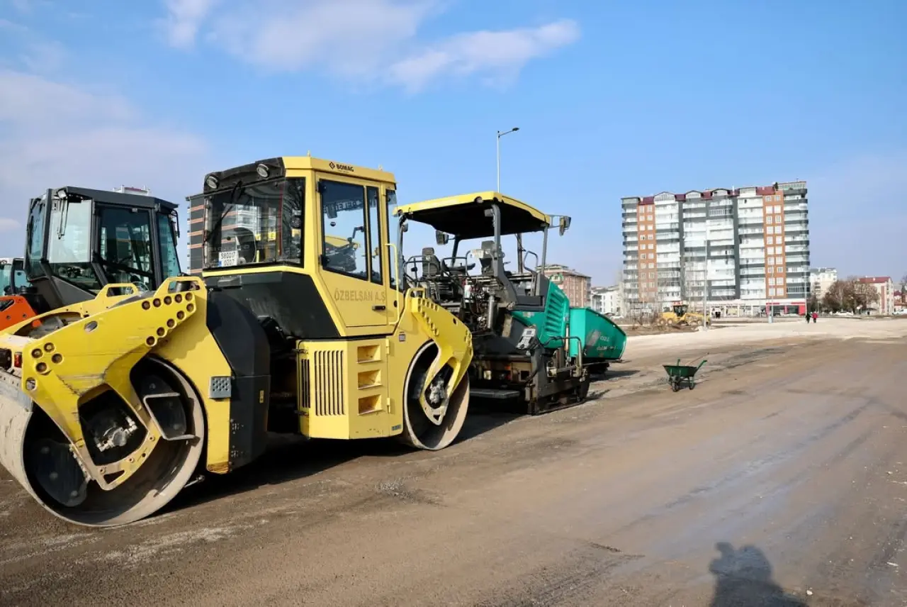 2025 Asfalt Yılı: Başkan Adem Uzun Çalışmaları Yerinde İnceledi 2