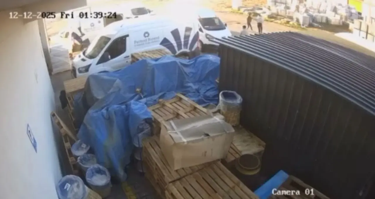 Adana'da korkunç cinayet! Sevgilisi eski aşkını öldürdü, balkondan atlayarak kaçtı 3