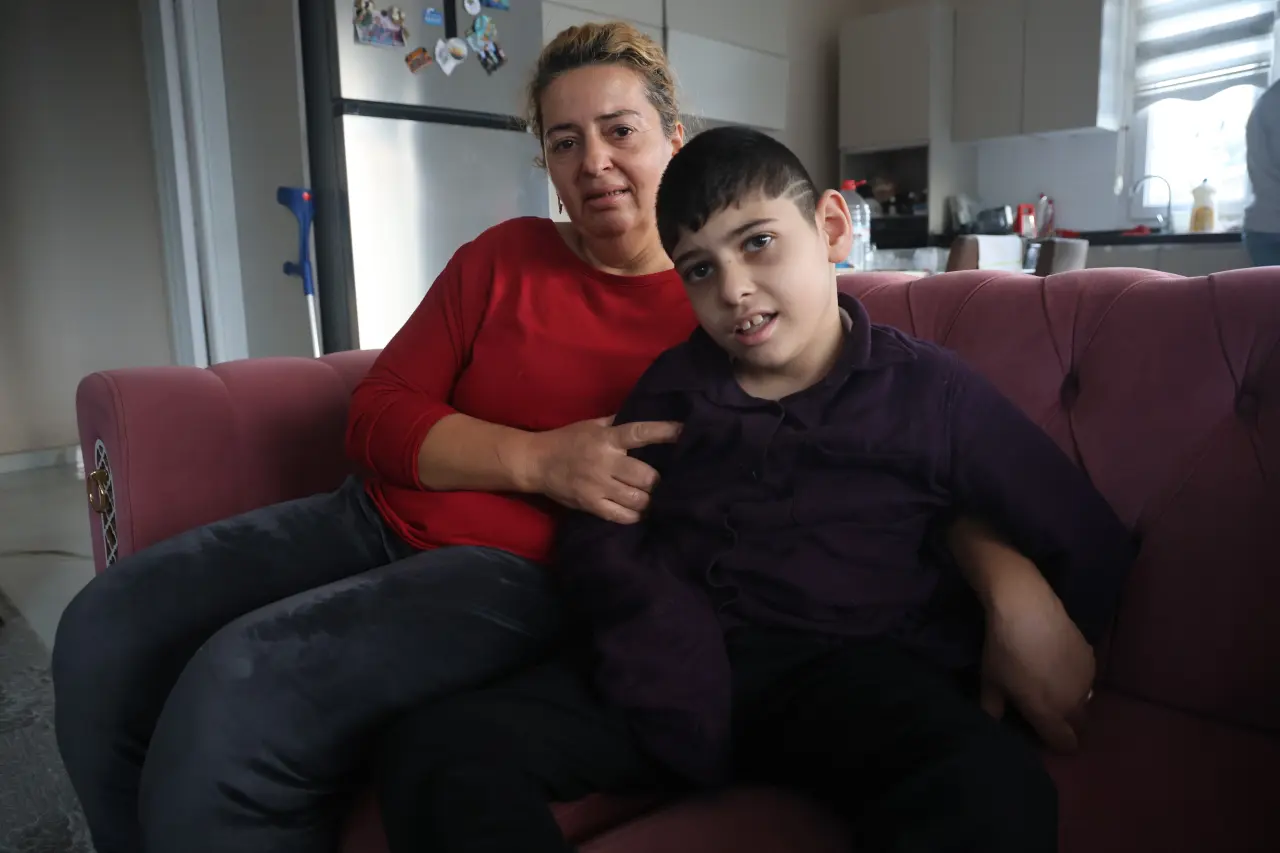 Hatay’da felaket zinciri! Enkazdan kurtuldular, yangında her şeylerini kaybettiler 5