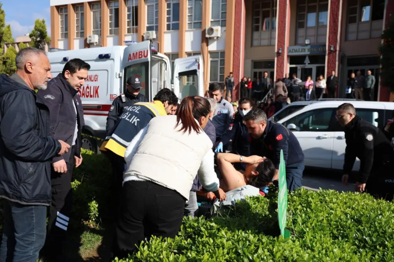 Boşanma duruşmasından çıkan çiftin yolları kanlı bitti! 1