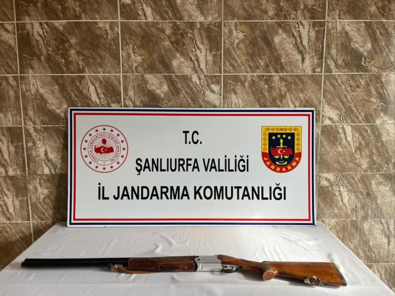 Şanlıurfa’da silah kaçakçılığı operasyonu: 4 şüpheli gözaltında 3