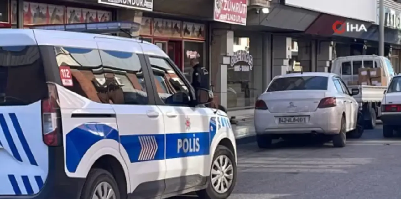 Sanayi sitesinde kan aktı!  İşçi bacağından bıçaklandı 1