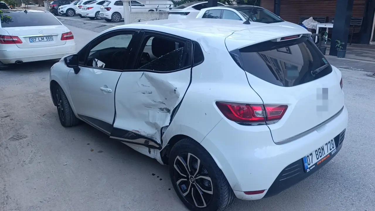 Manavgat’ta feci kaza! Motosiklet sürücüsü metrelerce savruldu 4