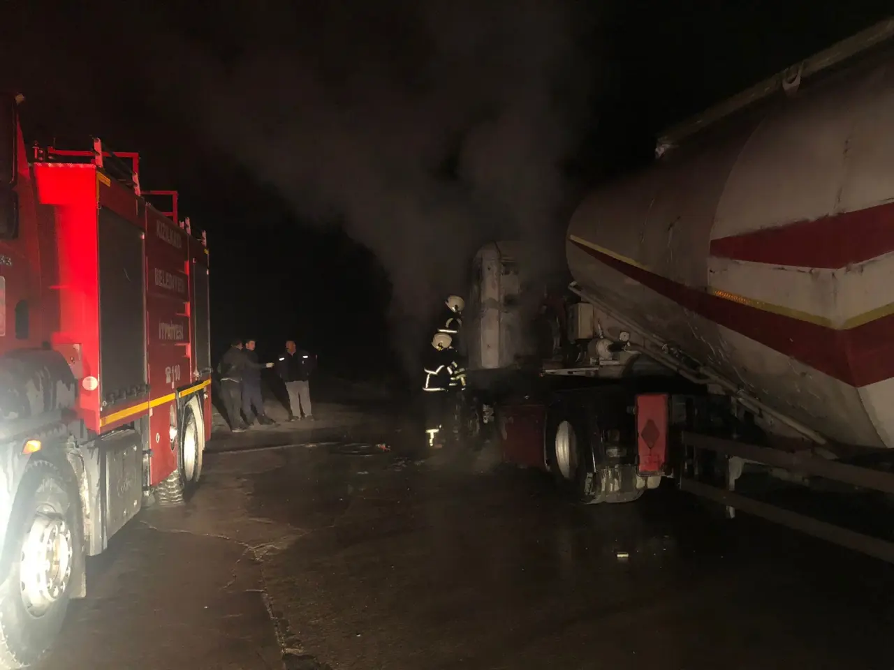 Burdur’da tır yangını büyük korkuya neden oldu! Araç kullanılamaz halde 3