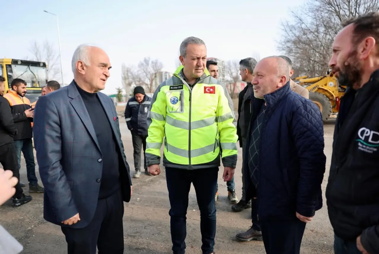 2025 Asfalt Yılı: Başkan Adem Uzun Çalışmaları Yerinde İnceledi 1