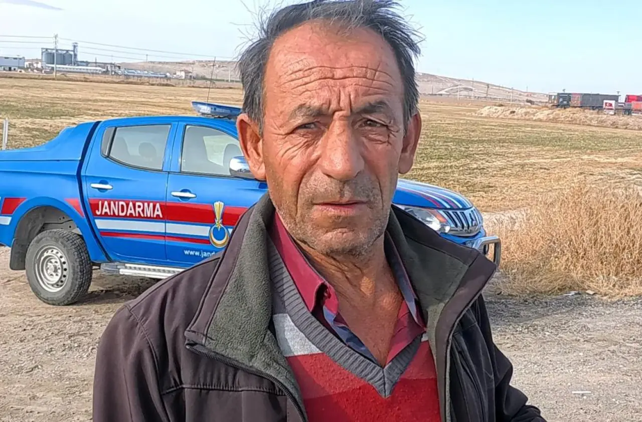 Hastane dönüşü feci kaza! Tır gelmeden geçerim dedi, çarpıştılar 4