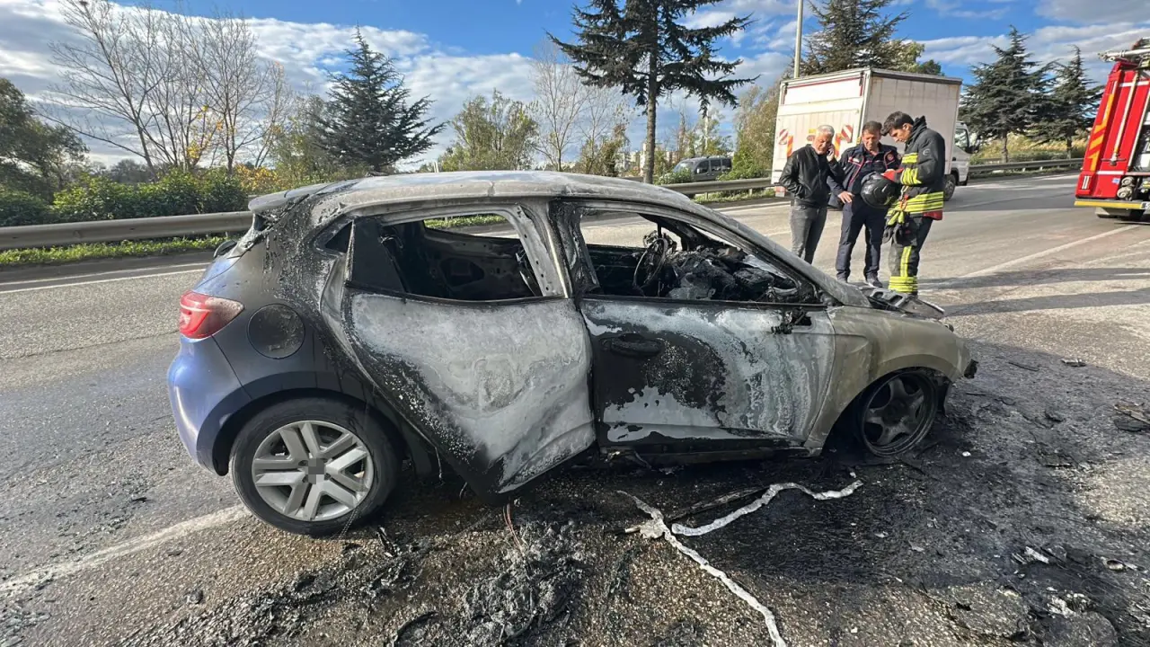 Samsunspor futbolcusu alevlerin içinden çıktı: Otomobil küle döndü! 2