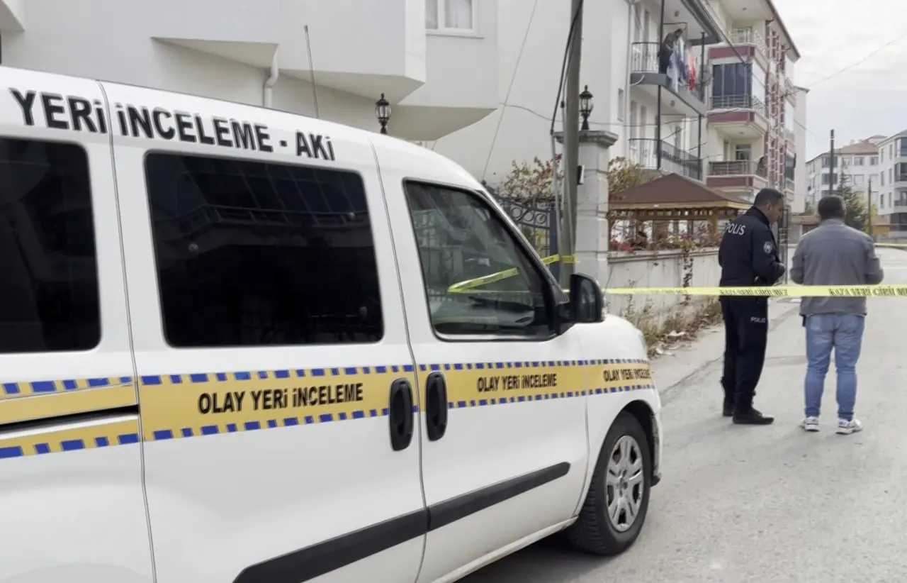 Aksaray’da aile kavgası sokağa taştı! Kayınpeder damadını ağır yaraladı 7