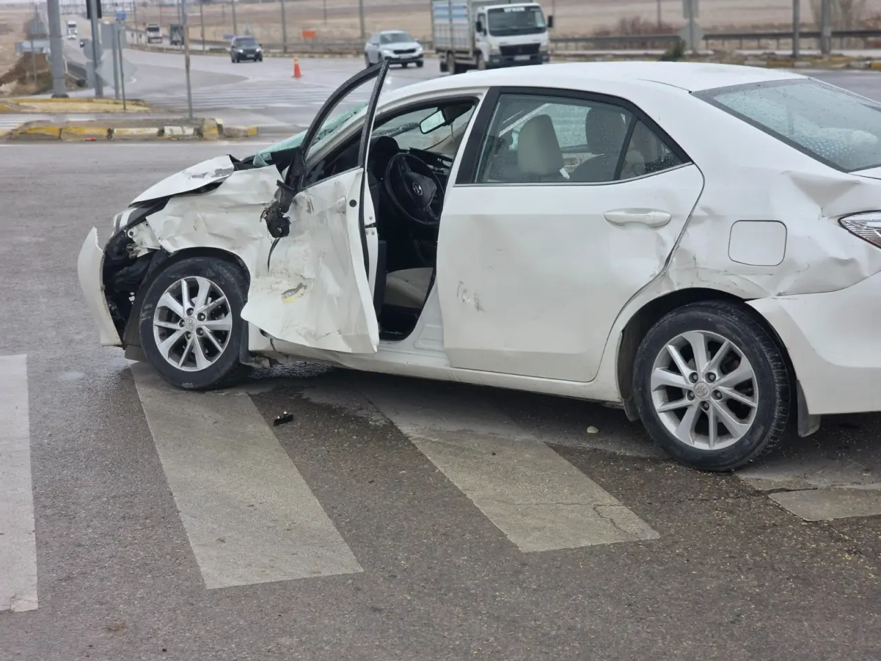 Yarı final dönüşü korkunç kaza! 4'ü hakem 5 yaralı 1