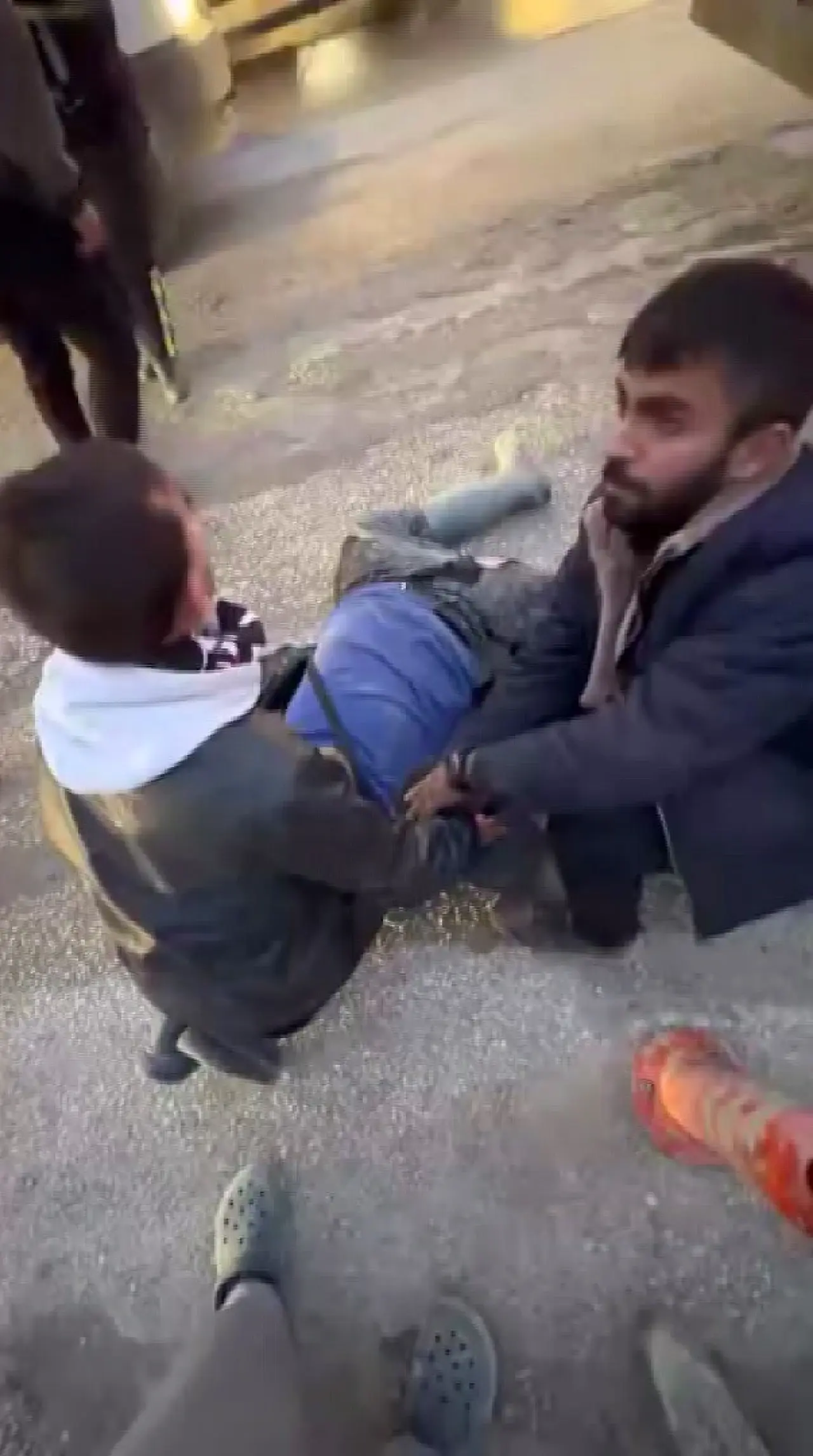 Üst geçitte korkunç ölüm! Motosiklet sürücüsü mikserin altında feci şekilde can verdi 3