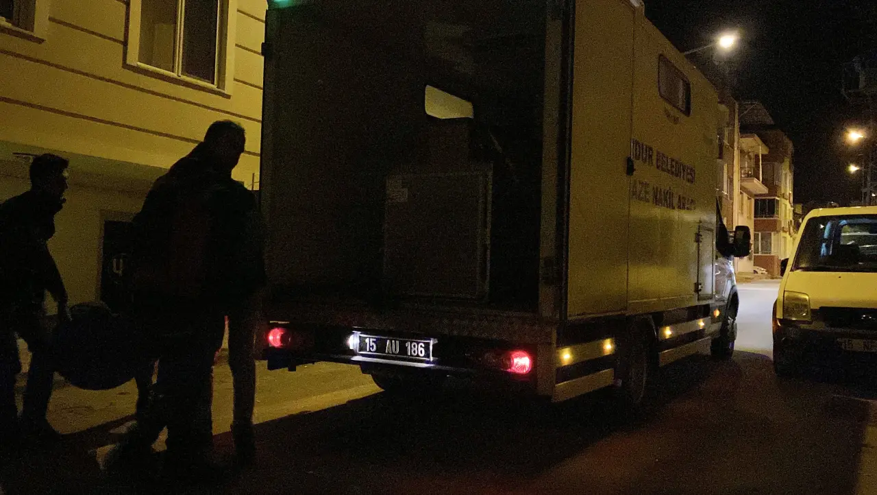 Burdur’da şüpheli ölüm! 55 yaşındaki adam merdivenlerde ölü bulundu 1