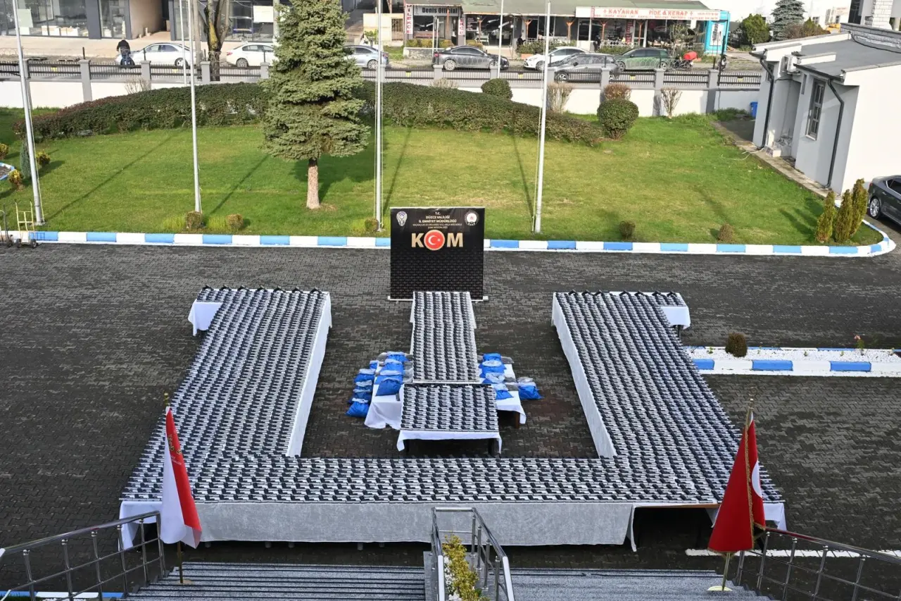 Yolcu otobüsünde silah atölyesi gibi sevkiyat! 2