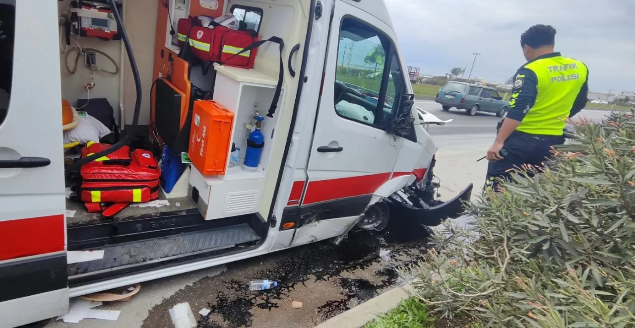 Ambulansa yol vermek isterken facia! Manavgat’ta ortalık savaş alanına dündü 7