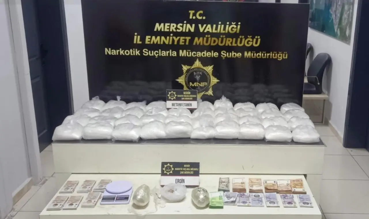 Mersin'de narkotik operasyonunda şok detay! 4 milyon TL değerinde dövizle yakalandı 1