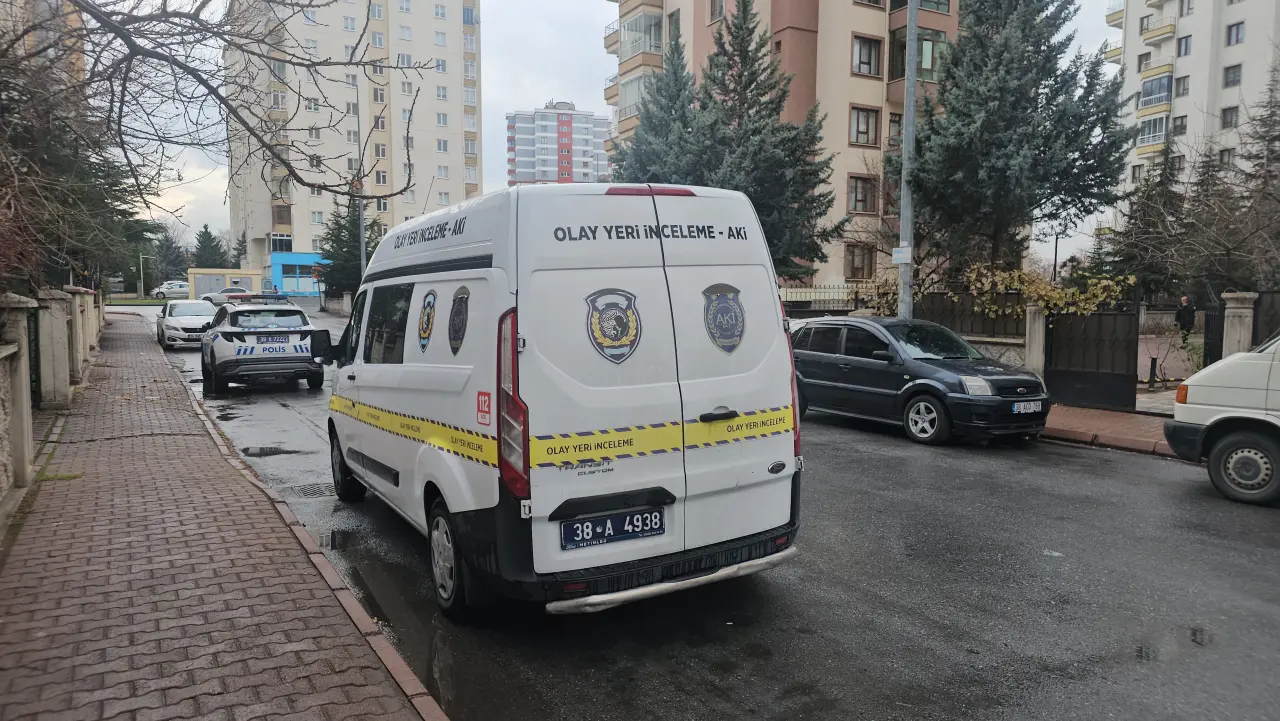 Kayseri’de cinayet! Boşanma aşamasındaki eşini öldürmeye gelen adam, görevlinin karısını katletti 2