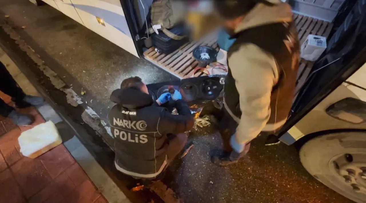 Şeytanın bile aklına gelmezdi: Ses sisteminden zehir fışkırdı! 1