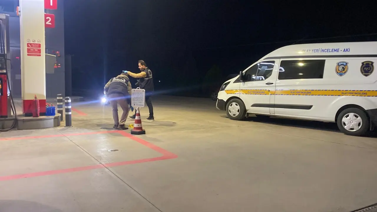 Kocaeli’de tartışma kanlı bitti! Genç futbolcuya sokak ortasında silahlı saldırı 5