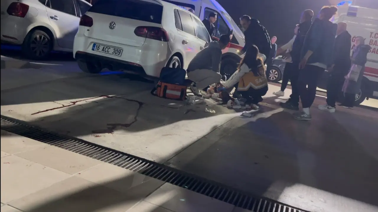 Bursa'da spor salonu adeta Teksas’a döndü: Koltuk ipi kavgası bıçaklı çatışmaya dönüştü 7