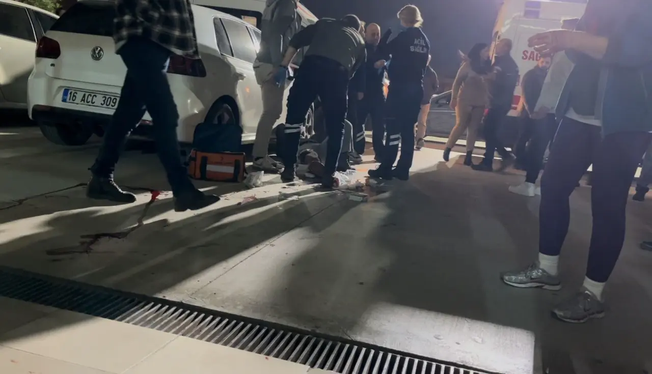 Bursa'da spor salonu adeta Teksas’a döndü: Koltuk ipi kavgası bıçaklı çatışmaya dönüştü 8